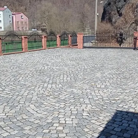 U Splavu *
